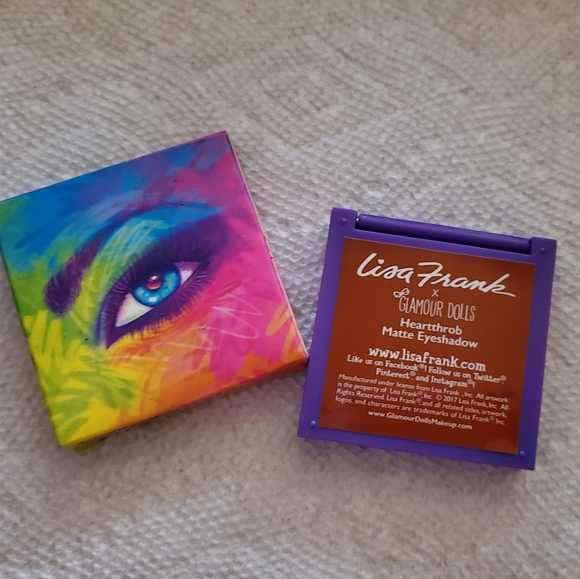 Lisa Frank Glamour Dolls Eye Shadow - "Heartthrob" - Picture 4 of 7